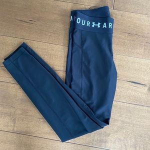 Like new, black compression, under armour leggings